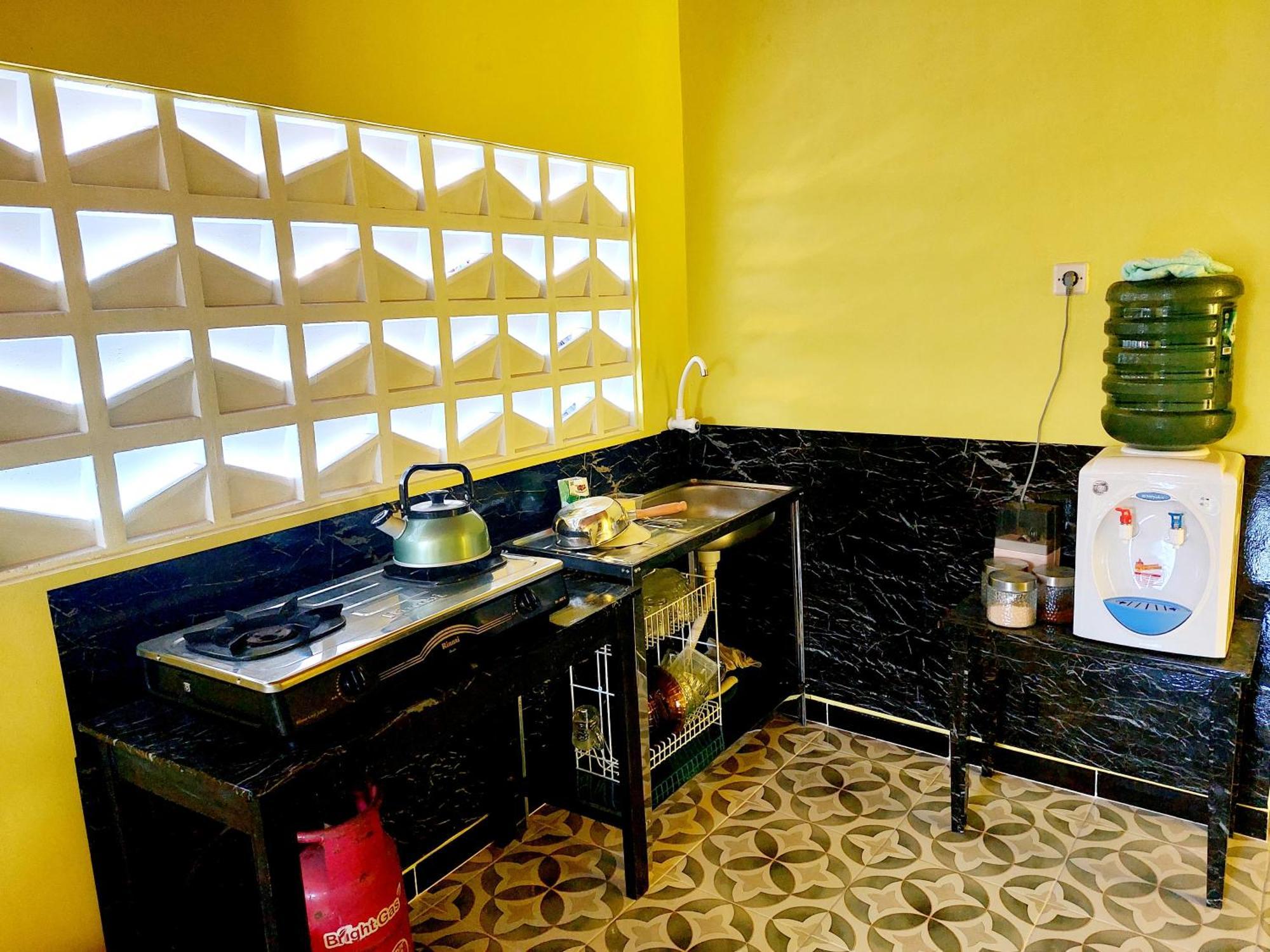 Griya Tugu Jogja Syariah Hotell Yogyakarta Exteriör bild